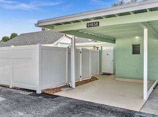 9185 SW 5th St APT B, Boca Raton, FL 33428