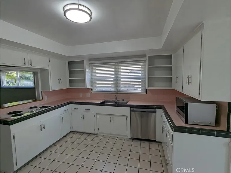 6829 McLennan Ave — Photo 10