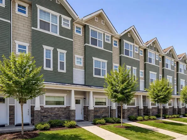 115 W Sagewood Dr SW #703, Airdrie, AB T4B 4V5