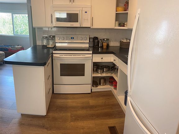 3rd image of 4395 Trans Canada Hwy E #28