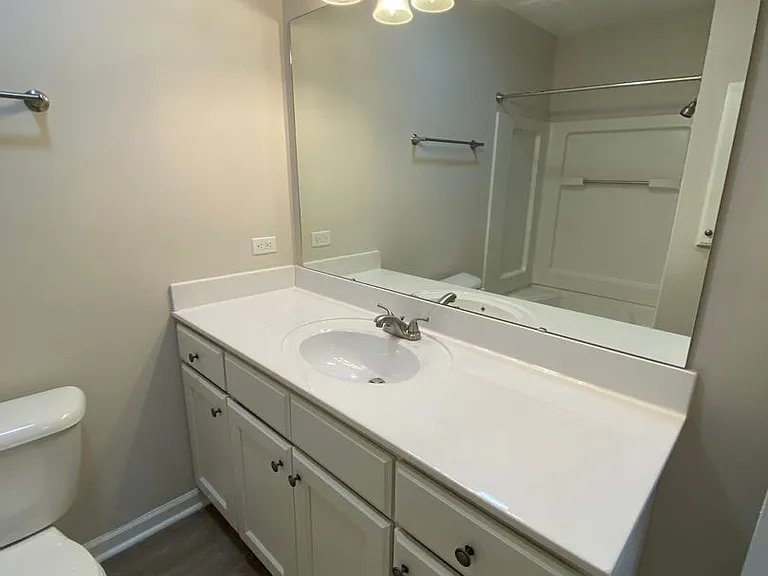 Meridian Park Apartments — Photo 335