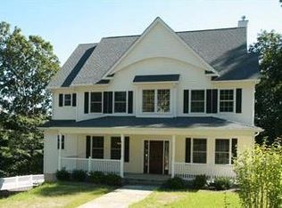 378 Bear Ridge Rd, Pleasantville, NY 10570