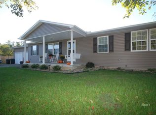 17561 Sylvania Ave, Nelsonville, OH 45764