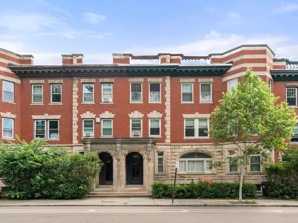 483 Washington St #1, Brookline, MA 02446