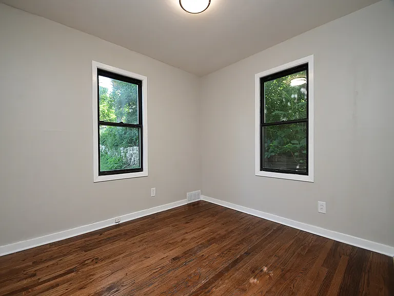 6010 Evans St — Photo 10