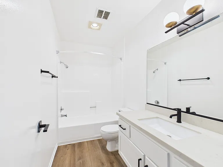 Alur Apartments — Photo 11