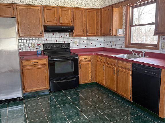 5th image of 141 Clement Ave #1