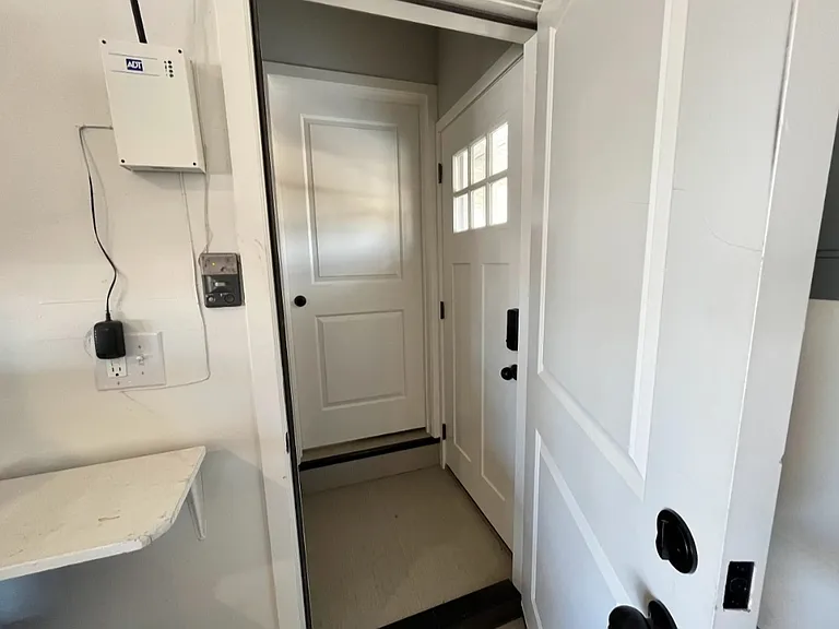 401 Leo Ln #B — Photo 18