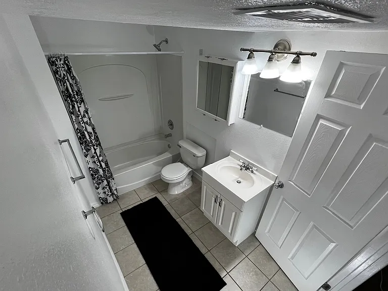 1139 N 900 W — Photo 6