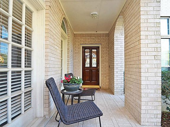 Enjoy a coffee & the newspaper on your front porch, or watch the kids playing in the yard