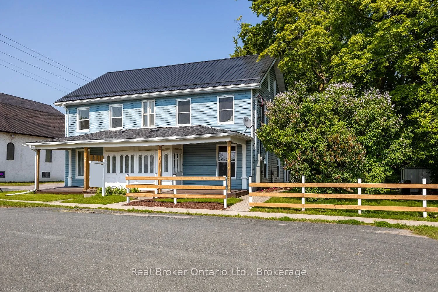 3 bed, $2,500 — Photo 1