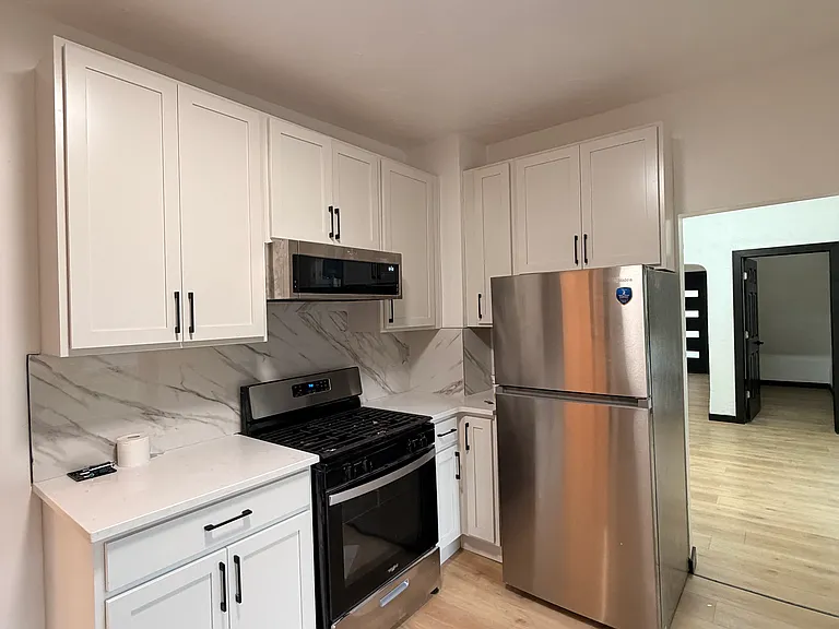 1360 E 93rd St #2 — Photo 8