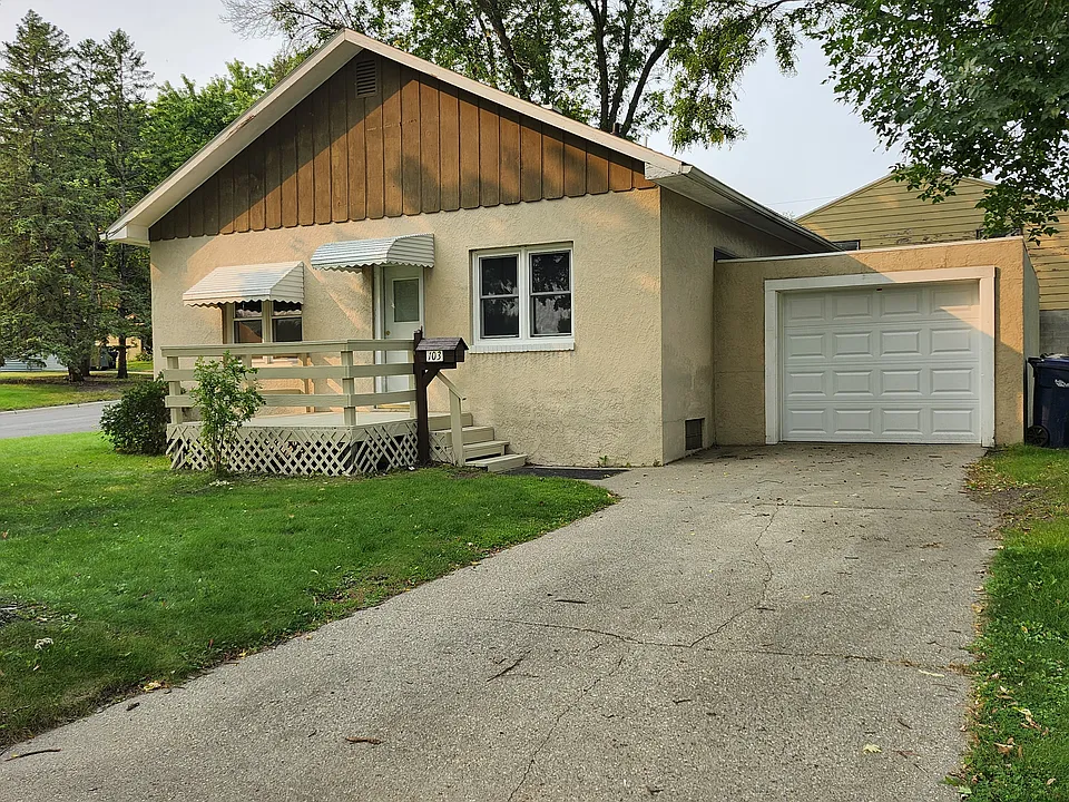 103 E Cedar Ave