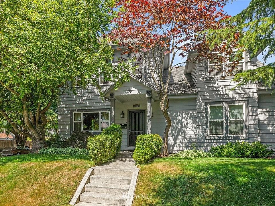 1st image of 923 N Ainsworth Ave