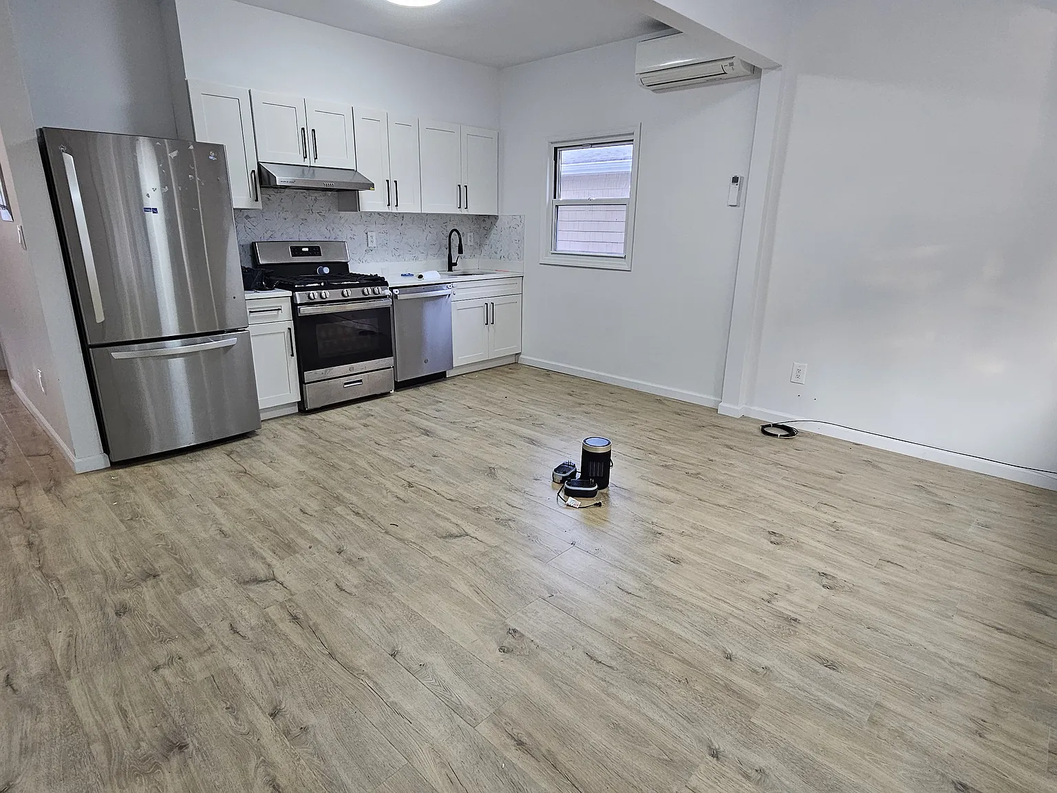 3 bed, $3,400 — Photo 1