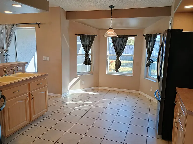 11624 Linden Dr — Photo 9