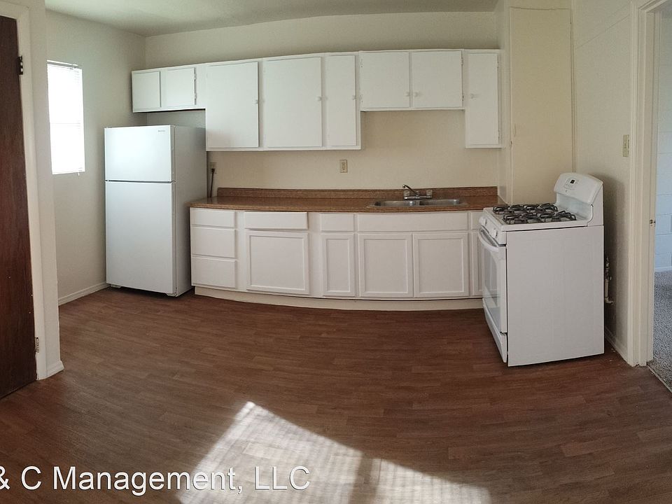 1st image of 1400 Amherst Dr SE #1402
