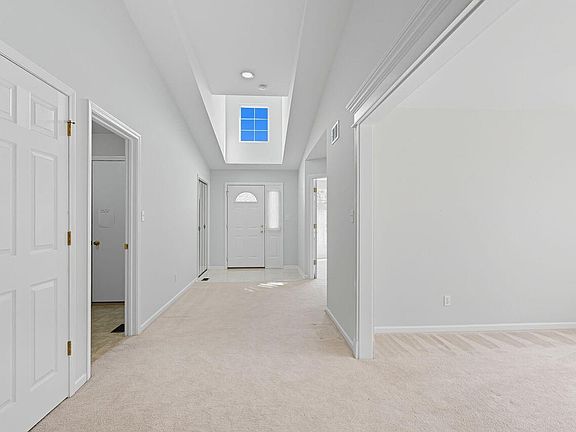 4th image of 10746 Knickerbocker Ct