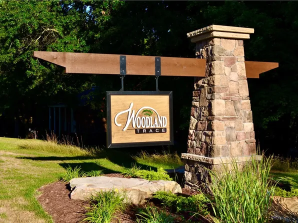 139 Woodford Dr, Evans City, PA 16033