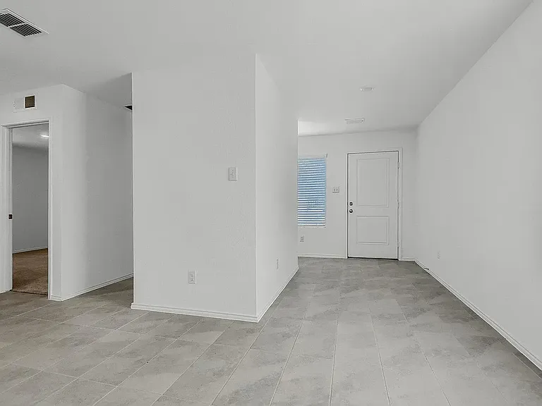 402 Harvest St — Photo 6