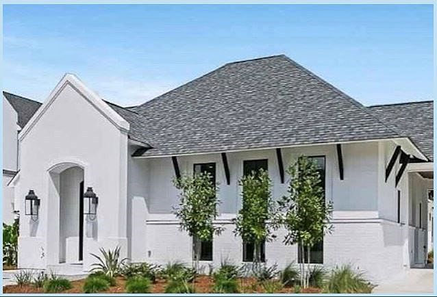 2nd image of 1817 Heather Way