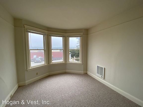 2nd image of 1944 Anza St #6