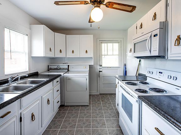 2nd image of 502 S 12th St