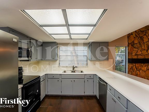 4th image of 1024 Redbud Cir