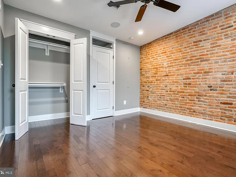 939 S Baylis St — Photo 28
