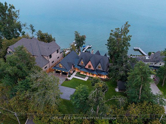 4th image of 247 Lakeshore Rd W