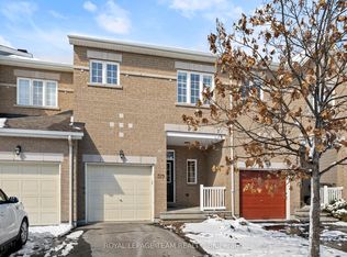 319 Kingbrook Dr, Ottawa, ON K2M0G1