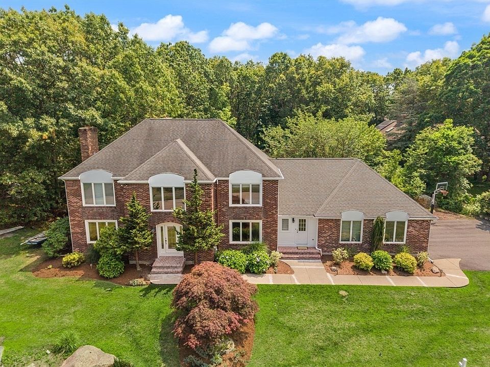 1st image of 48 Castle Dr