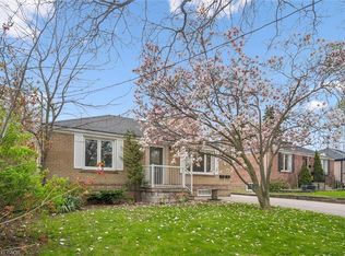 1262 Homewood Dr, Burlington, ON L7P 2M6