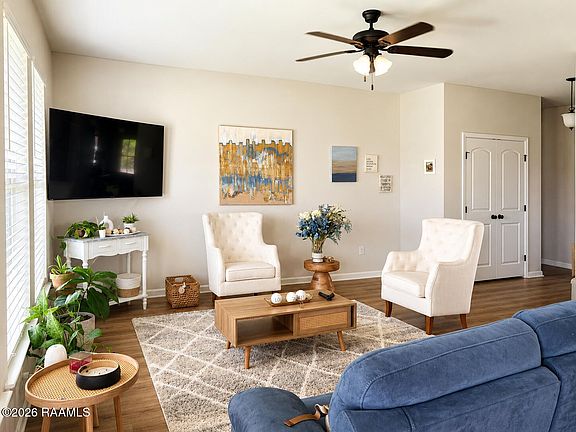 4th image of 601 Grassy Meadows Ln
