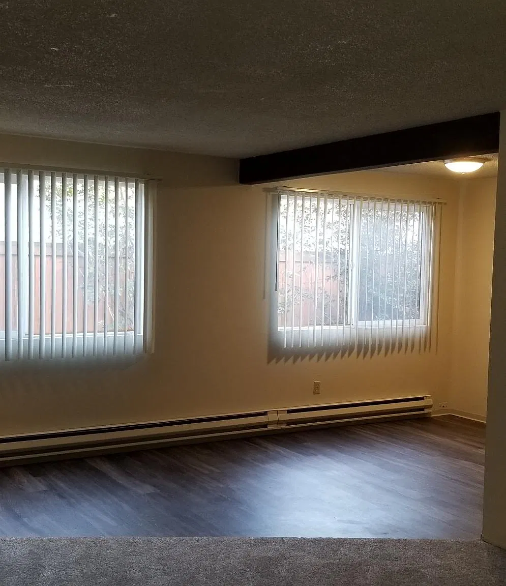 2 bed, 1000 sqft, $1,800 — Photo 2