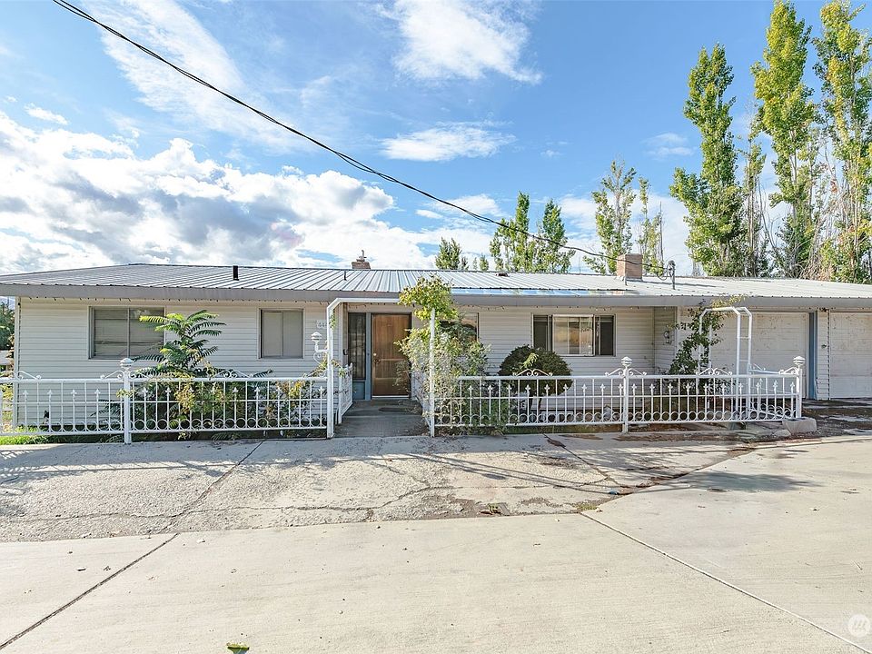 1st image of 444 Eastmont Avenue