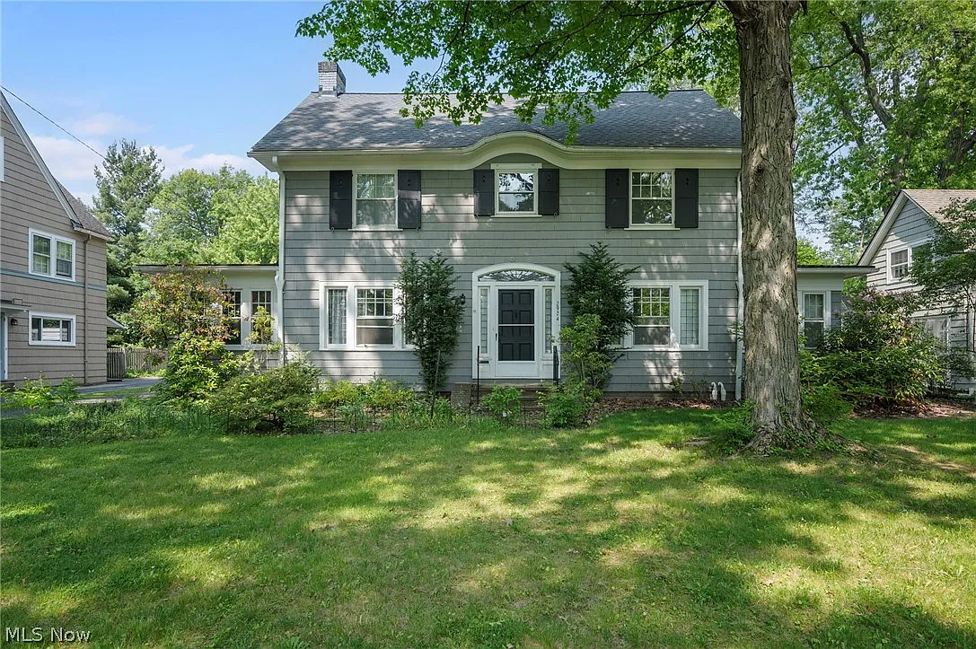5 bed, 3.5 bath, 2562 sqft, $4,000 — Photo 1