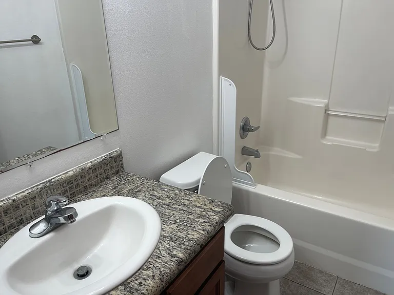 1013 N Pierce Dr — Photo 6