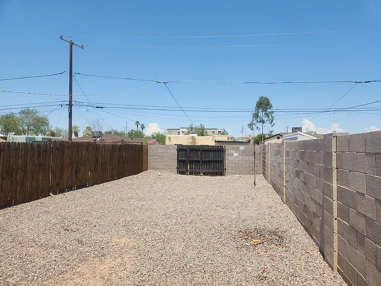 1514 E Roosevelt St — Photo 19