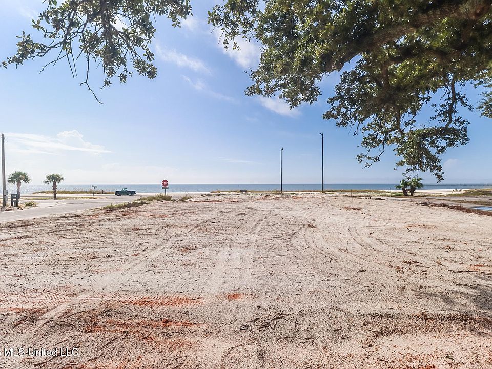 2nd image of 690 Beach Dr