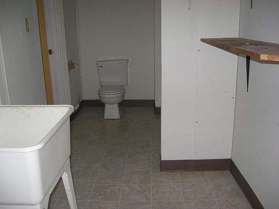 3rd image of 150 Valley St #0