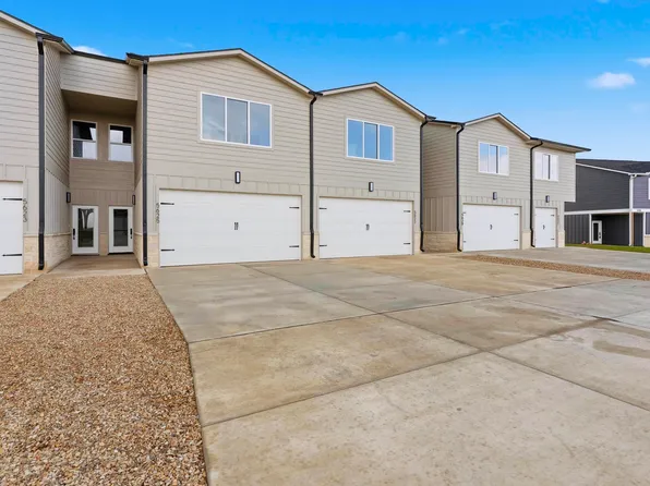 5625 Goheen Dr, Manhattan, KS 66503