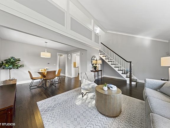 4th image of 5746 S Park Ave