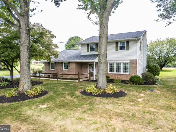 35 Lyons Ln, Coatesville, PA 19320
