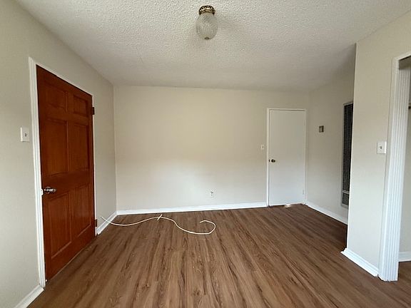 4th image of 1903 A Ave