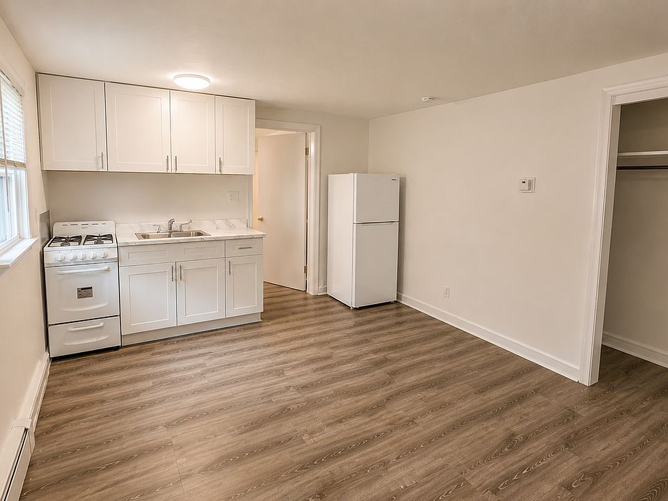 1st image of 2079 Albany Post Rd #3A