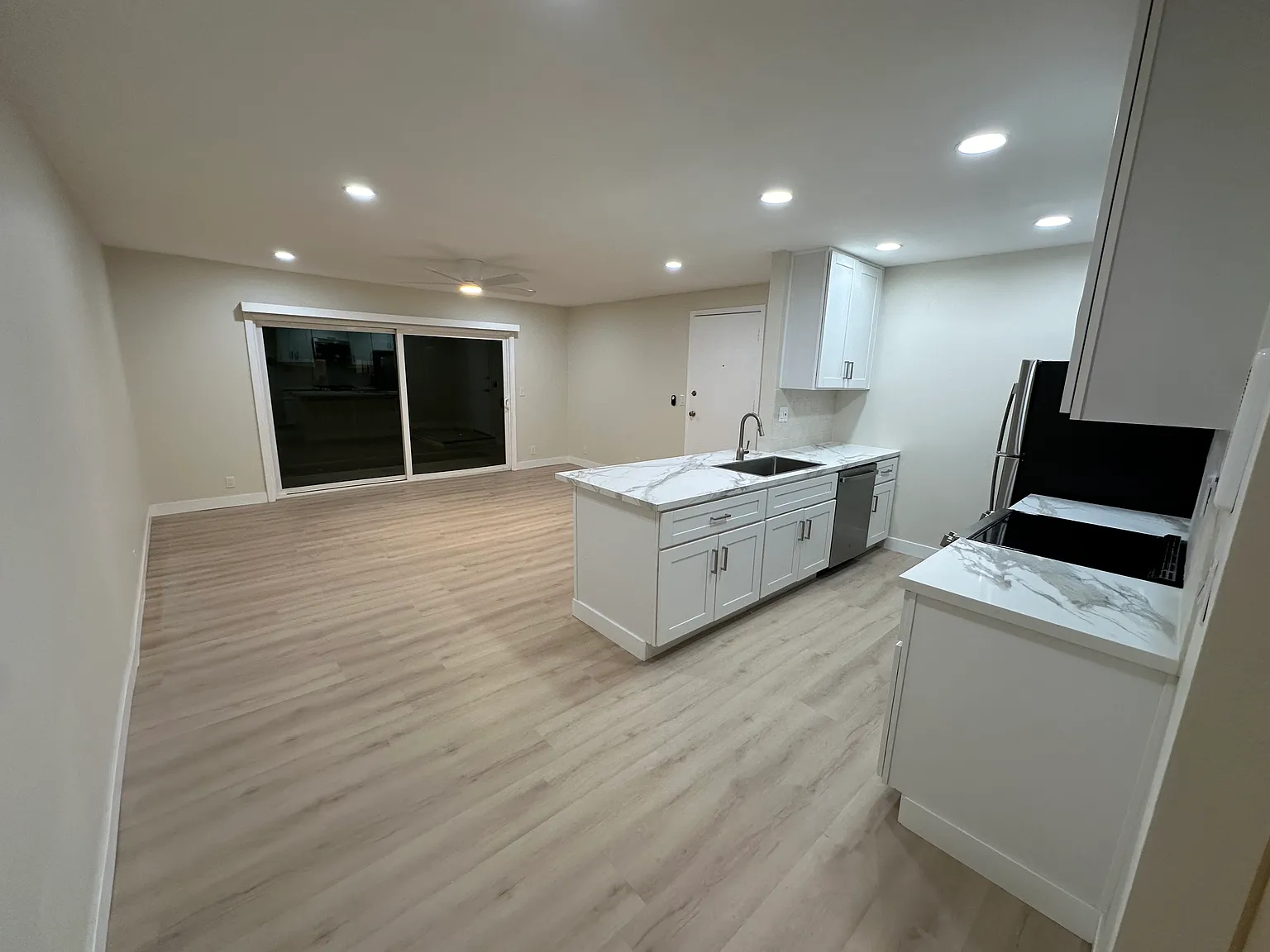 4843 Voltaire St — Photo 4