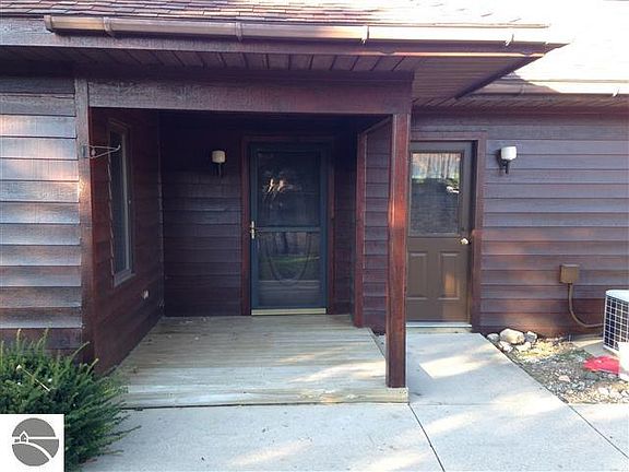 4th image of 2131 Hammond Pl E