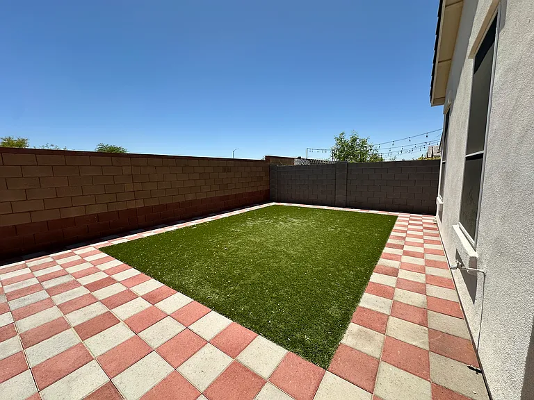 10319 W Harmony Ln — Photo 49