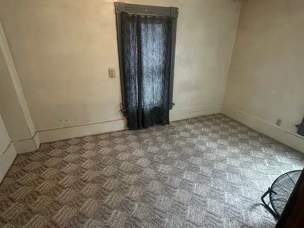 420 S Lucas St #6, Iowa City, IA 52240